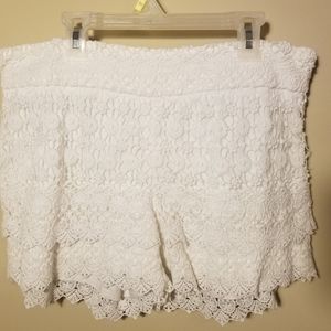 Loft white lace Riviera Shorts size 6